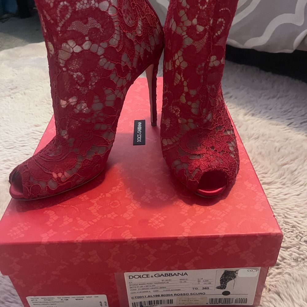 Dolce & Gabbana Scarlet Lace Heels